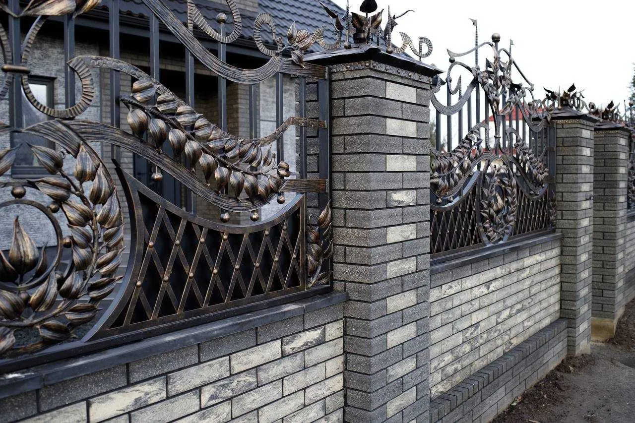 Будівництво парканів і огорож